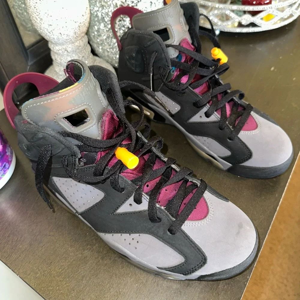 Men’s Air Jordan 6 Retro GS 'Bordeaux'
Size 9. Classic Release . Good condition - Picture 9 of 13